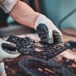 How Professionals Handle Cracked Screen Repairs for Fast & Reliable Results